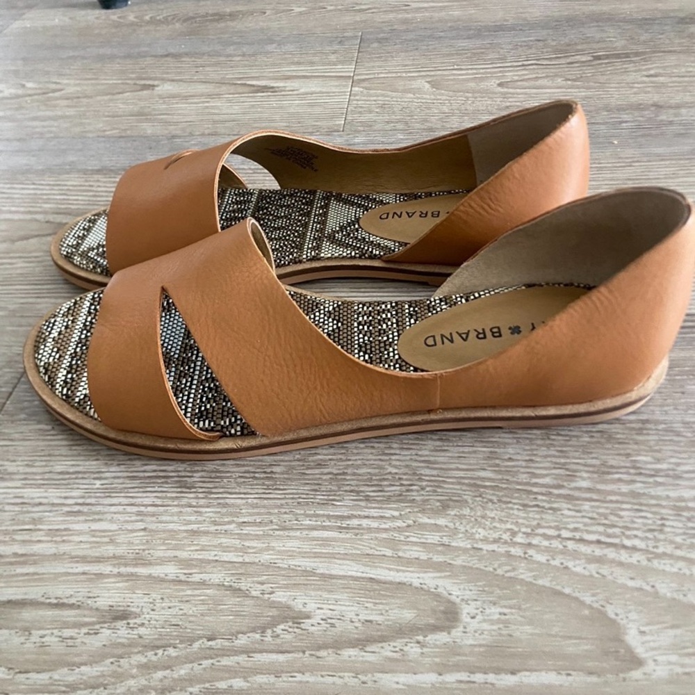 NWOT - Lucky Brand Felicitas Leather Sandals